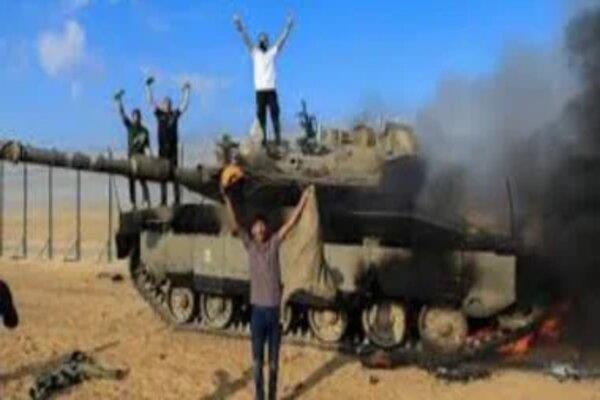 فصائل فلسطينية: استهدفنا ناقلة جند إسرائيلية في دير البلح بقذيفة الياسين 105