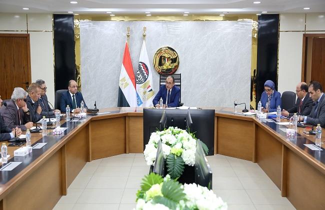 وزير قطاع الأعمال يجتمع بمجلس إدارة النصر للإسكان في تشكيله الجديد