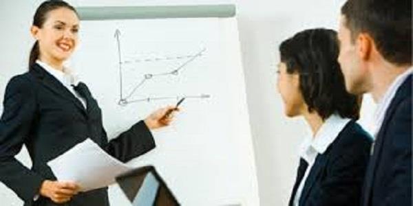 في بيئة العمل.. كيف يعزز التواصل البصري ثقتك ويقوي علاقتك بزملائك؟