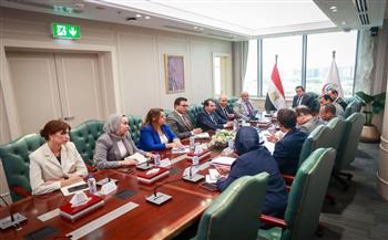 وزير الصحة يعقد اجتماعاً مع ممثل منظمة الصحة العالمية في مصر لبحث التعاون 