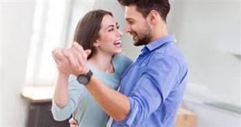7 عادات يومية لا تغفلها النساء السعيدات في علاقاتهن العاطفية