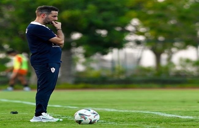 فيريرا يصحح أخطاء لاعبي الزمالك في التقسيمة الفنية 