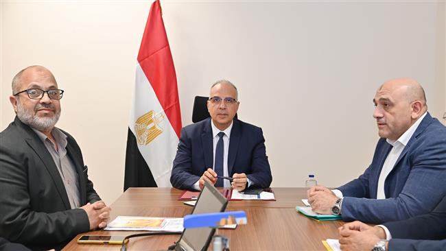 وزير الري يتابع مشروعات حماية الشواطئ المصرية ويستعد لاجتماع لجنة التراخيص