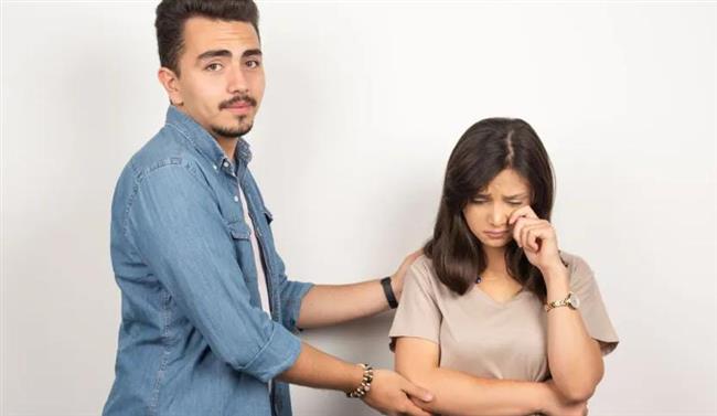 تصرفات يومية قد تزعج زوجتك دون انتباهك.. توقف عنها فورًا