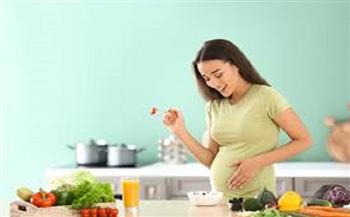 7 أطعمة تشعرك بركلات جنينك خلال فترة الحمل.. أبرزها عصير البرتقال