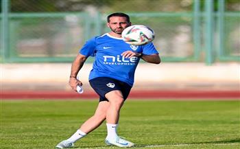 فيريرا يلقى محاضرة فنية على لاعبي الزمالك قبل مواجهة وادي دجلة الودية 