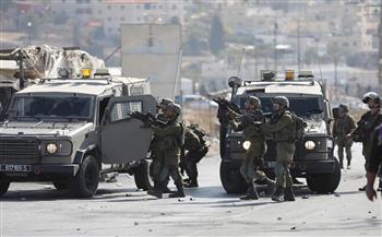 الاحتلال الإسرائيلي يطلق الرصاص على شاب ويعيق تنقل الفلسطينيين بقلقيلية