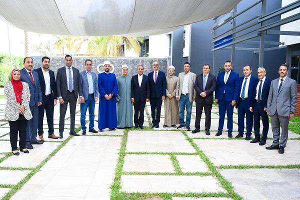 وزير الخارجية والهجرة يلتقي بأعضاء الجالية المصرية في السنغال