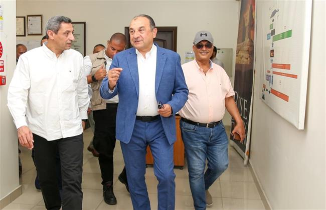 وزير قطاع الأعمال يلتقي محافظ السويس خلال زيارته الشركة المصرية بالمنطقة الحرة في العين السخنة   