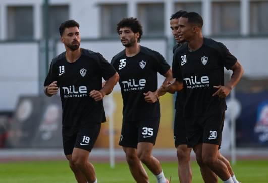 مدرب الزمالك يلقي محاضرة فنية للاعبي الفريق  