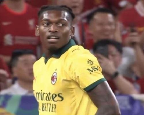 ليفربول يتعادل مع ميلان في الشوط الأول  