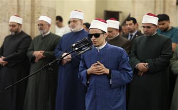 بعد تفوقه في إمامة المصلين بالأزهر.. محمد حسن "صاحب البصيرة" يجتاز الثانوية بـ86%