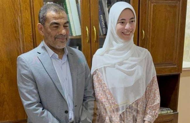 الخامس على الثانوية الأزهرية تعلق لـ«دار الهلال»: ربنا كرمني الحمد لله وهكون مترجمة قد الدنيا