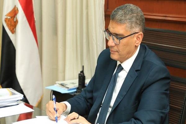 محافظ الجيزة: فرق الإصلاح تعمل ميدانيًا حتى الآن.. وعودة المياه والكهرباء خلال الساعتين المقبلتين