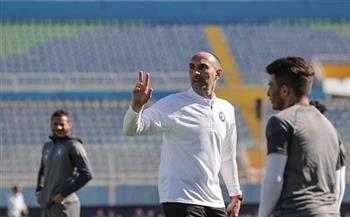 المدير الفني لبيراميدز يهاجم رابطة الأندية بسبب موعد مباراة وادي دجلة 