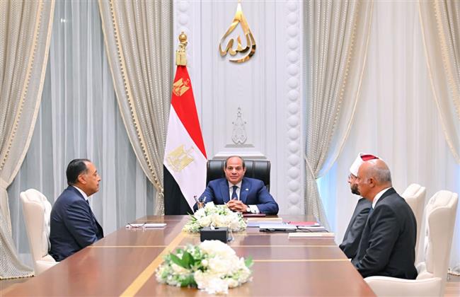 الرئيس السيسي يتابع مع مدبولي والأزهري مُستجدات العمل لصياغة رؤية استراتيجية لتجديد الخطاب الديني