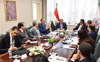 وزراء الصحة والمالية والاستثمار يبحثون سُبل استدامة تمويل التأمين الصحي الشامل وتعديل المساهمة التكافلية