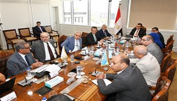 "الإسكان" تتابع موقف المبيعات وخطط الترويج مع شركة "توريك" للتطوير العقاري