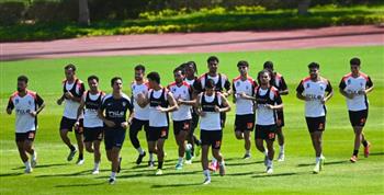 فيريرا يقسم لاعبي الزمالك مجموعتين في المران المسائي 
