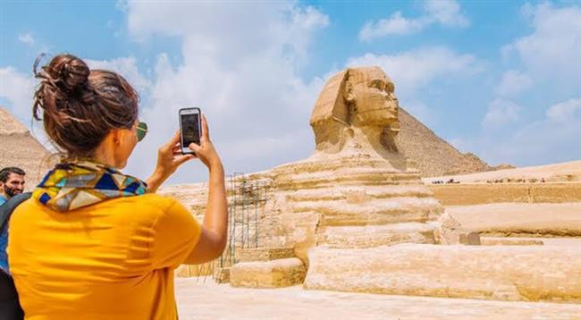 1800 جنيه لليوم.. وزير السياحة والآثار يصدر قرارًا بزيادة أجر المرشد السياحي في مصر