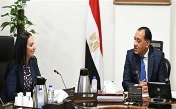 رئيس الوزراء يُتابع مع وزيرة التضامن الاجتماعي ملفات عمل الوزارة
