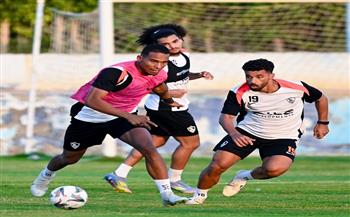 راؤول لوبيز يقود تدريبات بدنية خفيفة في مران الزمالك 