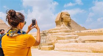 1800 جنيه لليوم.. وزير السياحة والآثار يصدر قرارًا بزيادة أجر المرشد السياحي في مصر