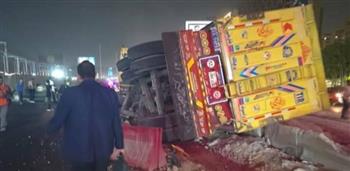 التفاصيل الكاملة لاصطدام تريلا بـ7 سيارات على دائري المعادي
