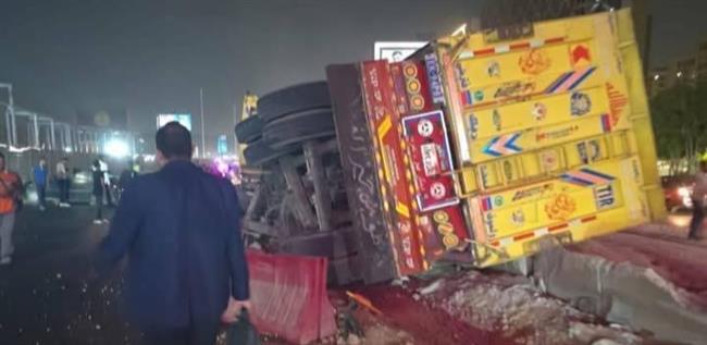   الداخلية تكشف تفاصيل اصطدام تريلا بعدد من السيارات بالقاهرة
