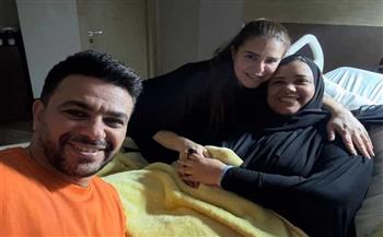 «أختى اللى ماولدتهاش أمي».. كريم الحسيني يوجه رسالة لـ دنيا عبدالعزيز