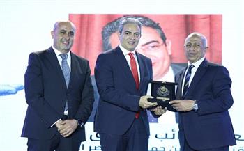 الأكاديمية البحرية تُكرِّم نقيب الإعلاميين لدوره العلمي والمجتمعي