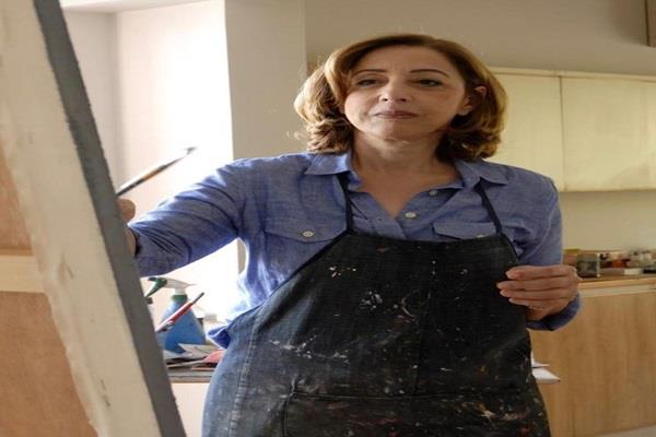نازلي مدكور.. من عالم الاقتصاد إلى فضاء الفن التشكيلي
