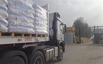 لليوم الرابع على التوالي.. شاحنات المساعدات تدخل إلى قطاع غزة عبر "كرم أبو سالم"