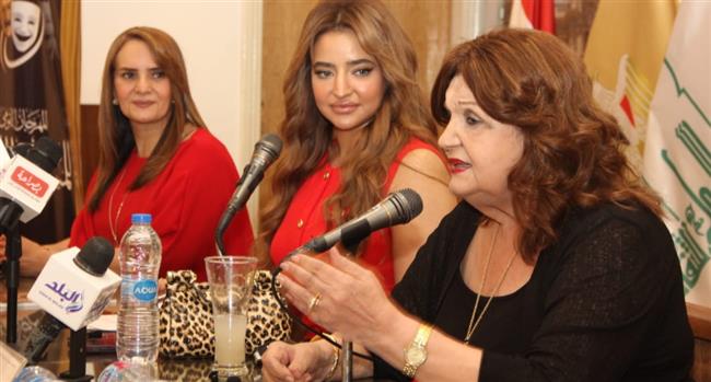 «القومى للمسرح» يكرم ميمى جمال.. ويضىء مسيرة 70 عاماً من العطاء