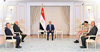 الرئيس السيسي يبحث مع وزير الدفاع الإيطالي تعزيز التعاون العسكري والأمني بين البلدين 