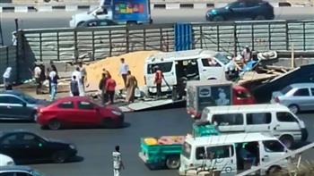  اصطدام ميكروباص بمحطة الأتوبيس الترددي في القطامية بالقاهرة