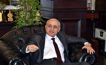محافظ الأقصر يؤكد اهتمامه بملفات التعليم والثقافة والصحة