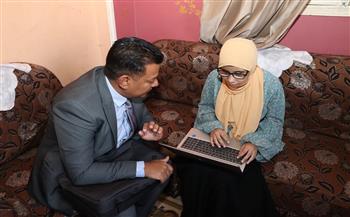 في استجابة سريعة.. وزارة الاتصالات تسلم الأولى على الثانوية الأزهرية مكفوفين "لابتوب" خاص 