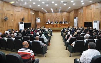 محافظ قنا ورئيس هيئة الرقابة الإدارية بقنا يبحثان سبل تطوير نظم الرقابة الداخلية ورفع كفاءة الأداء المؤسسي
