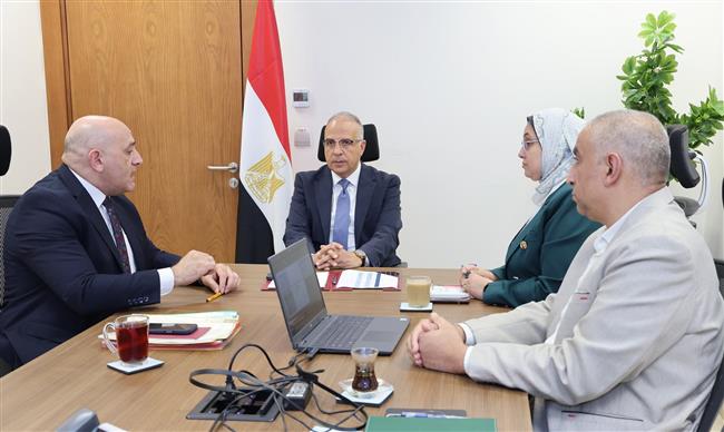 وزير الري يتابع إجراءات إزالة التعديات على أملاك الوزارة وإجراءات استثمار الأملاك