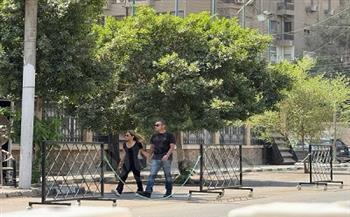محمود حميدة والأب بطرس دانيال أول الحاضرين جنازة لطفي لبيب|صور 