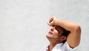 أستاذ‭ ‬أمراض‭ ‬الباطنة ‬د‭.‬حسنى‭ ‬سلامة‭ :‬الإجهاد‭ ‬الحراري‭ ‬احذروا‭ ‬القاتل‭ ‬الصامت‭!‬