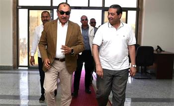 وزير قطاع الأعمال يلتقي محافظ دمياط في مستهل زيارته للمحافظة لتفقد عدد من المنشآت الصناعية