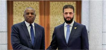 زيارة تكسر الجمود.. وزير الخارجية البريطاني في دمشق بعد قطيعة دامت 14 عامًا