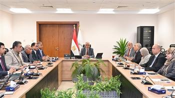 وزير الري يبحث موقف الدراسات المقترح تنفيذها في إطار التعاون المصري الهولندي
