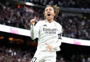 مدرب ميلان الإيطالي: نحن بانتظار مودريتش في أغسطس