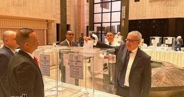أصوات عابرة للحدود.. المصريون في الخارج يجددون انتماءهم للوطن عبر «صناديق الشيوخ»