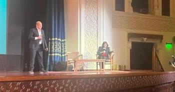 لبنى عبد العزيز تحتفل بعيد  ميلادها وتستعيد ذكرياتها مع الجامعة
