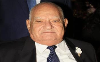 تشييع الجثمان غدًا.. وفاة والد العامري فاروق وزير الرياضة الراحل 