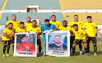 لاعبو كهرباء الإسماعيلية بـ لافتتين تكريما لـ مصور النادي وحارس وادي دجلة